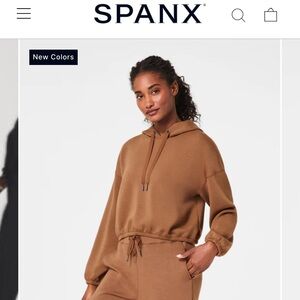 Spanx Air Essentials Top in Navy!